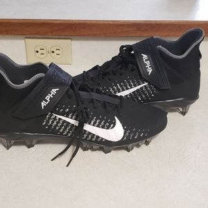 NWOB Nike Alpha Menace Pro 2 Mid Cleats
